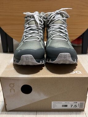 On Running Men’s Cloudrock Waterproof Boots - Olive and Gray